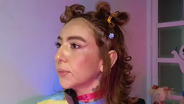 Evangelyne 1 online show from 10/29/25, 03:47