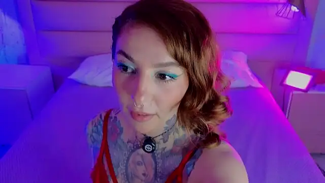 Snapshot of Evangelyne_1 chatting on 05/06/26, 03:39 Evangelyne 1 online show from 05/06/26, 03:39