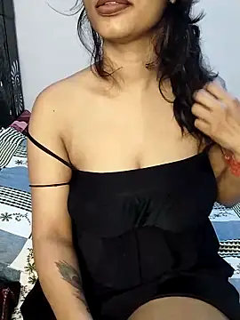 Snapshot of SEXY-MAHI- chatting on 03/12/25, 10:17 SEXY-MAHI- online show from 03/12/25, 10:17