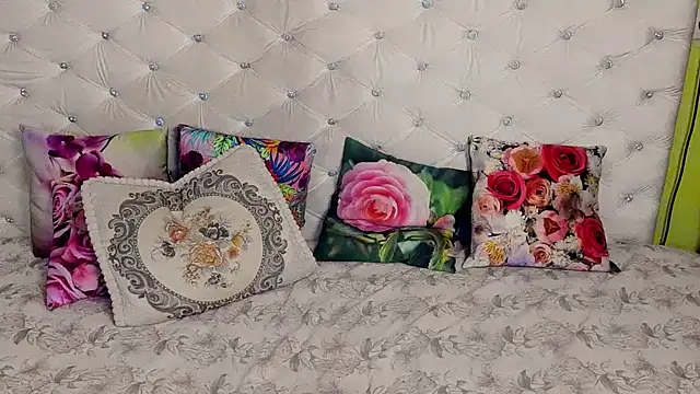 DoraMay online show from 11/24/25, 07:35