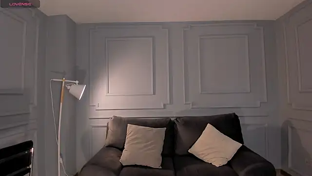 ToriCrossX online show from 12/01/25, 12:37