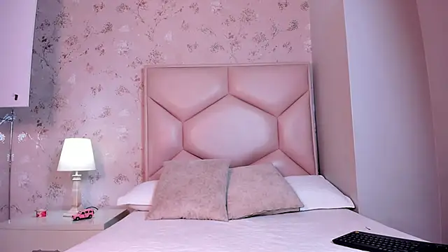 ambar sullivan online show from 10/28/25, 11:36