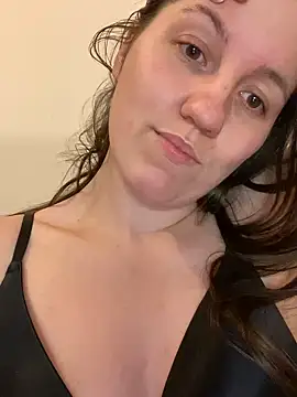 Snapshot of Nicole-Ray chatting on 12/22/24, 10:58 Nicole-Ray online show from 12/22/24, 10:58