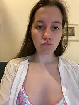 Snapshot of Nicole-Ray chatting on 10/12/25, 10:14 Nicole-Ray online show from 10/12/25, 10:14