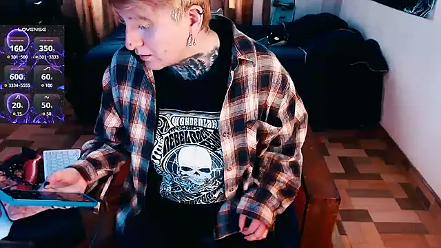 Marieblueeyes online show from 11/19/25, 04:18