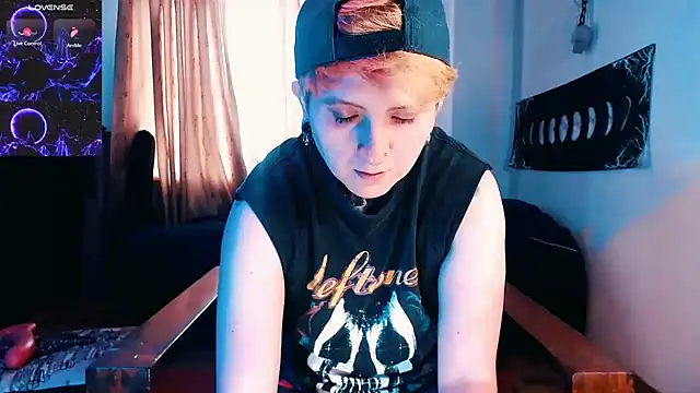 Marieblueeyes online show from 11/28/25, 03:58