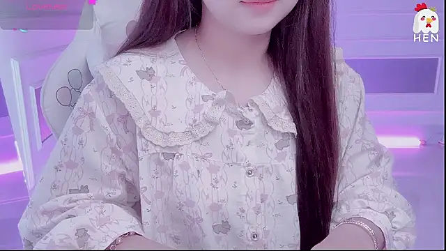 Snapshot of hen237 chatting on 05/04/26, 12:17 hen237 online show from 05/04/26, 12:17