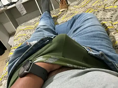 Snapshot of elvis0966 chatting on 03/21/25, 04:39 elvis0966 online show from 03/21/25, 04:39