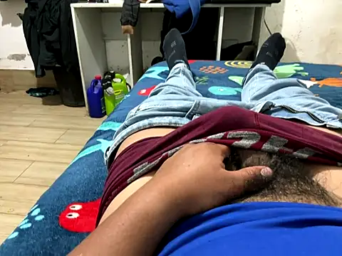 Snapshot of elvis0966 chatting on 09/27/25, 06:18 elvis0966 online show from 09/27/25, 06:18