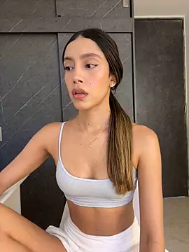 Snapshot of SelenaStone chatting on 12/29/24, 09:52 SelenaStone online show from 12/29/24, 09:52