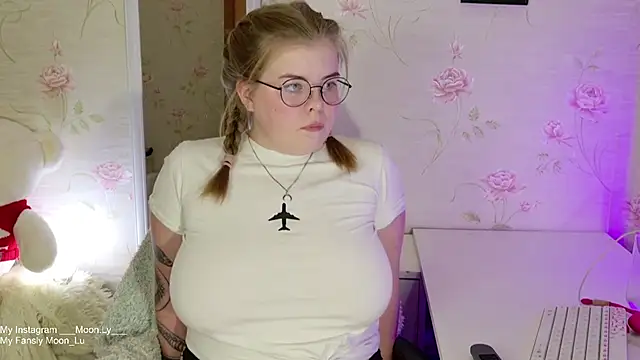 sinnamon  online show from 10/08/25, 05:43