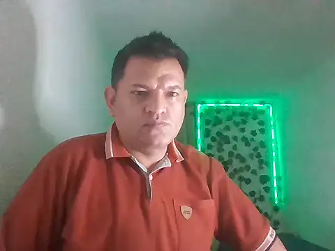 Snapshot of SexDiffrent chatting on 05/15/26, 11:23 SexDiffrent online show from 05/15/26, 11:23