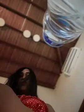 Ashly Miller online show from 11/18/25, 07:40