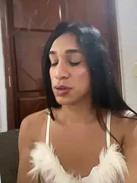 Snapshot of Ashly_Miller chatting on 04/21/26, 01:42 Ashly Miller online show from 04/21/26, 01:42