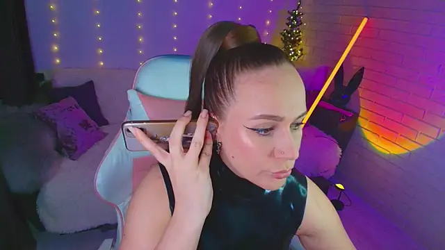 pepper cat  online show from 04/13/26, 10:37