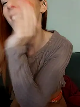 clara-francaise online show from 09/25/25, 06:55