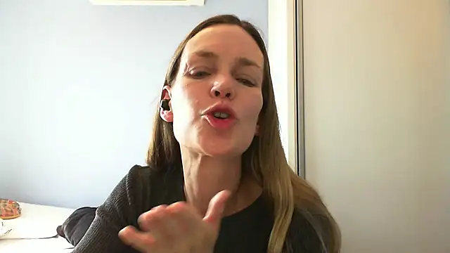 Annylove1 online show from 09/10/25, 05:13