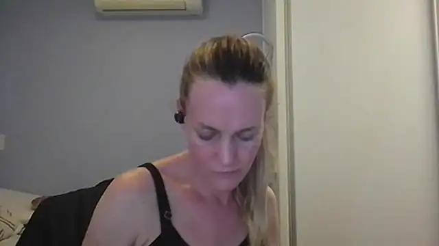 Annylove1 online show from 12/03/25, 12:29