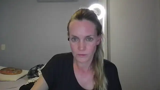 Annylove1 online show from 12/19/25, 12:17