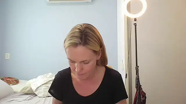 Annylove1 online show from 01/05/26, 05:27