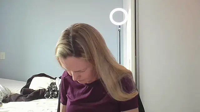 Annylove1 online show from 02/02/26, 04:49