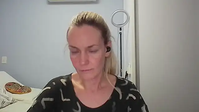 Annylove1 online show from 02/08/26, 12:36