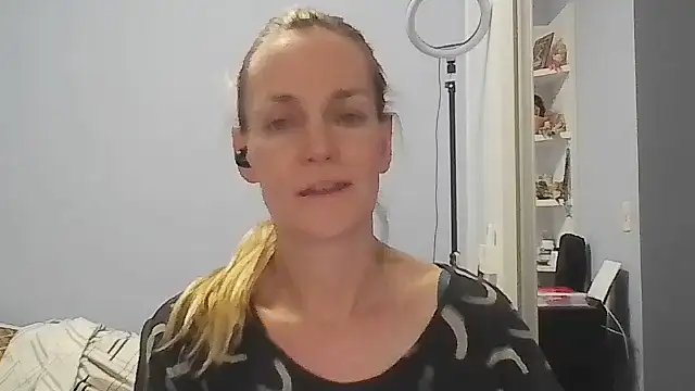 Annylove1 online show from 02/11/26, 12:15