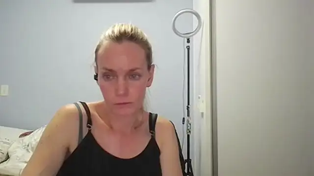 Annylove1 online show from 02/15/26, 01:13