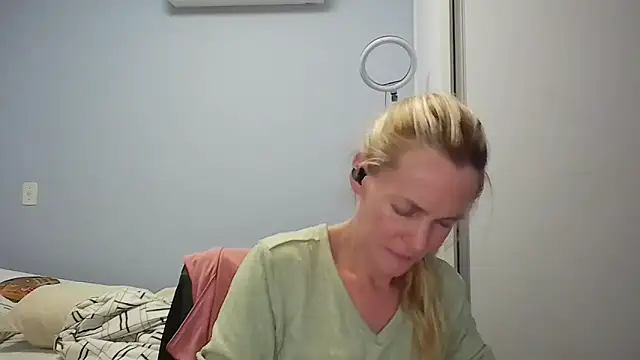 Annylove1 online show from 02/26/26, 12:20