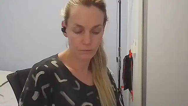 Annylove1 online show from 03/19/26, 11:53