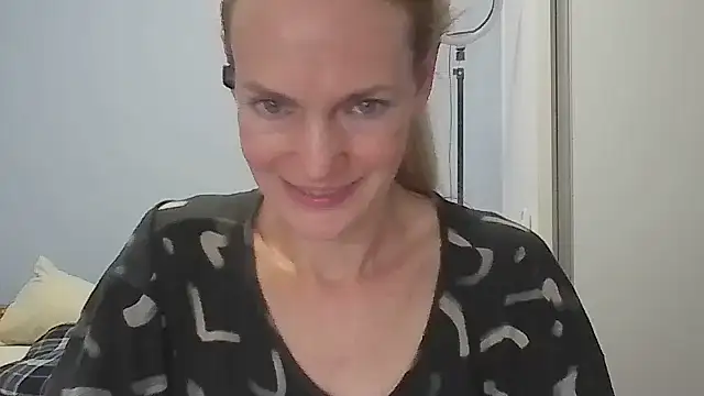 Annylove1 online show from 03/26/26, 12:39