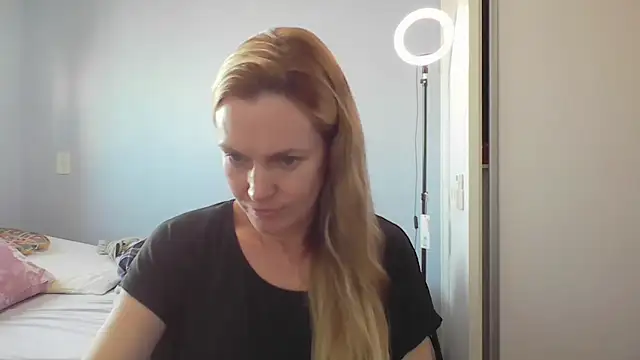 Annylove1 online show from 04/13/26, 12:21