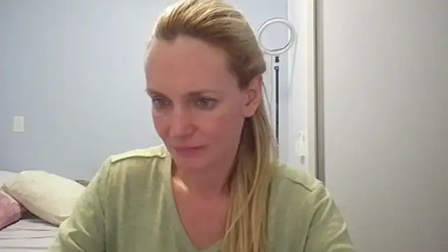 Annylove1 online show from 04/19/26, 01:05