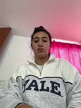 Snapshot of Hannahoff chatting on 03/18/25, 10:15 Hannahoff online show from 03/18/25, 10:15