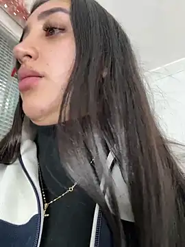 Hannahoff online show from 12/17/25, 02:06