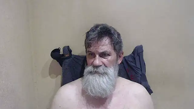 Snapshot of AlexNudo chatting on 05/28/26, 09:39 AlexNudo online show from 05/28/26, 09:39