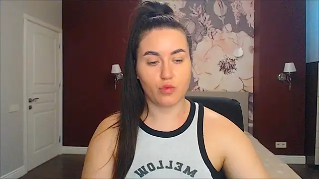 Roxie Bradley online show from 01/03/25, 06:44