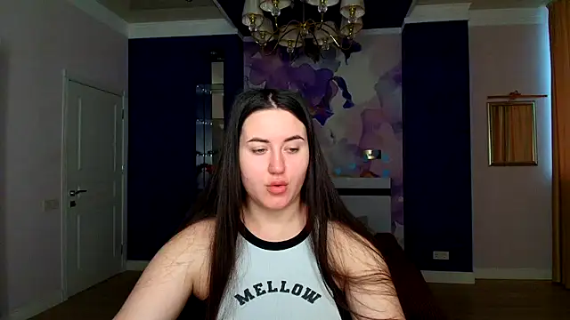 Roxie Bradley online show from 02/03/25, 06:45