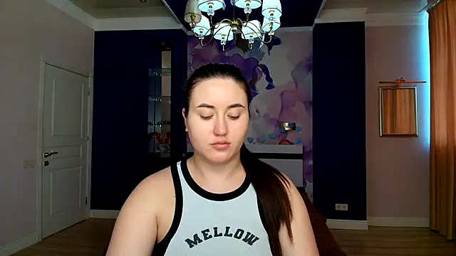 Roxie Bradley online show from 02/04/25, 06:57