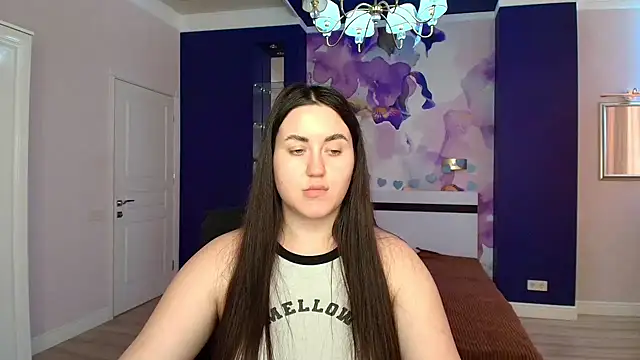 Roxie Bradley online show from 02/18/25, 10:16