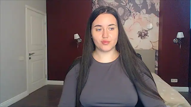 Roxie Bradley online show from 03/19/25, 06:35