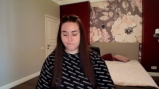 Roxie Bradley online show from 10/06/25, 05:49