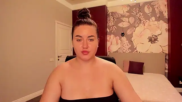 Roxie Bradley online show from 10/08/25, 05:38