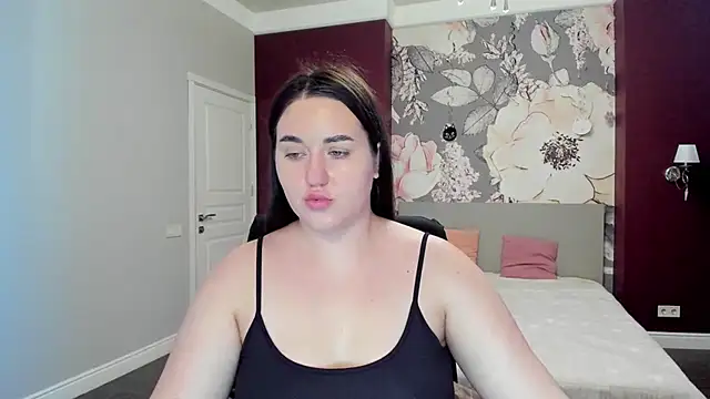 Roxie Bradley online show from 10/30/25, 06:37