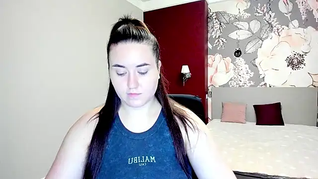 Roxie Bradley online show from 02/18/26, 06:42