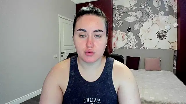 Roxie Bradley online show from 03/04/26, 06:41