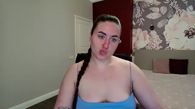 Roxie Bradley online show from 04/10/26, 05:45