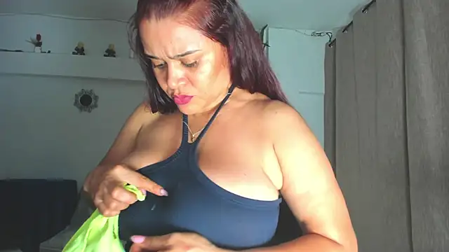 Snapshot of Sinthia_Collins chatting on 06/26/26, 12:37 Sinthia Collins online show from 06/26/26, 12:37