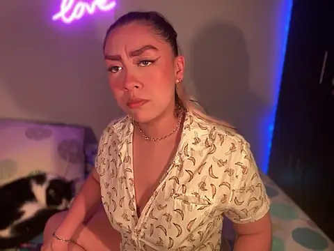 Im sophiie online show from 01/11/25, 05:41