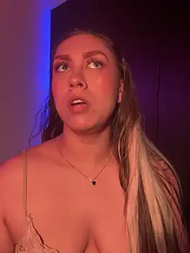 Im sophiie online show from 02/13/25, 08:59